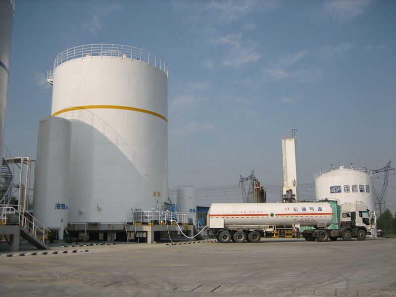 High purity liquid product plant